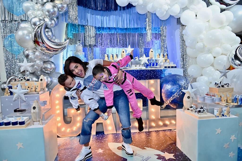 La piñata que hizo con mucho amor para el pequeño Gael fue todo un éxito. Giulietta y el próximo cumpleañero son afortunados de disfrutar a una tía tan creativa y buena.