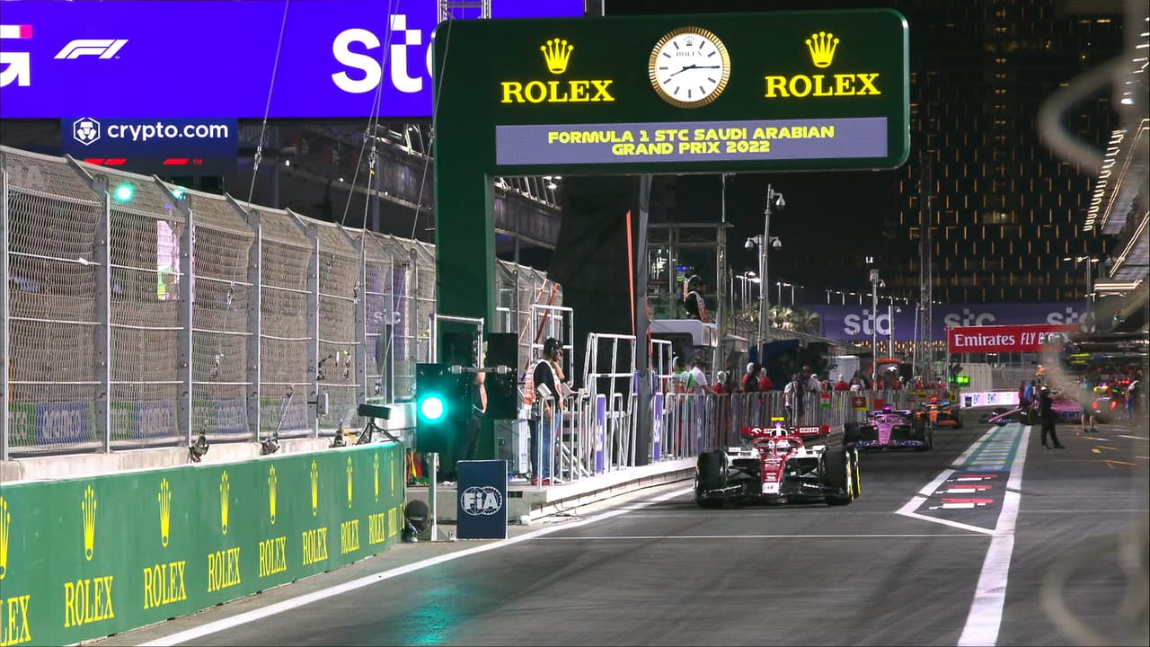 'Checo' Pérez termina en cuarto lugar bajo una tensa calma en la FP2