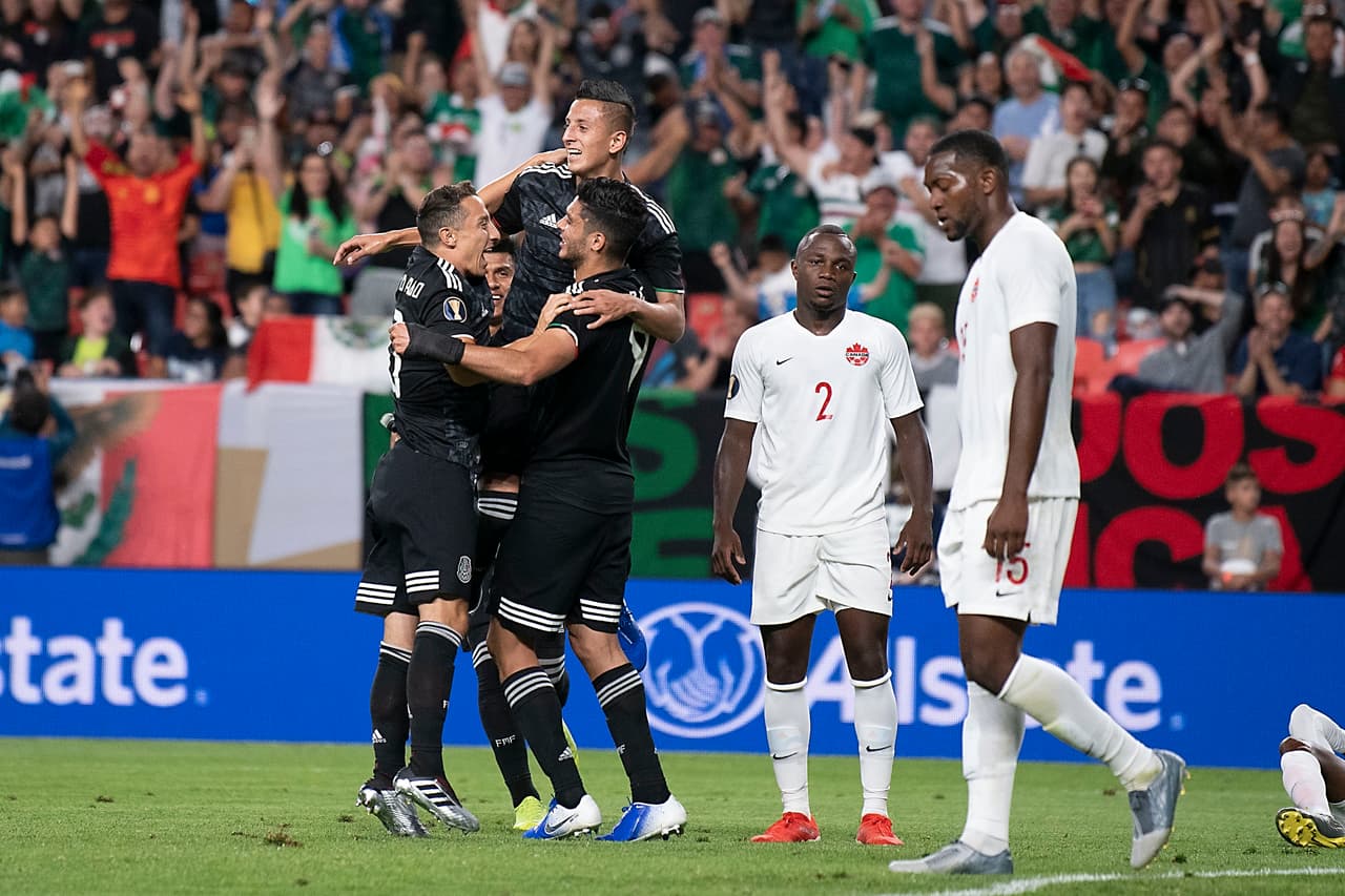 'El Piojo' aprovechó un rebote que el quedó en el área y a quemarropa batió al arquero canadiense Milan Borjan.