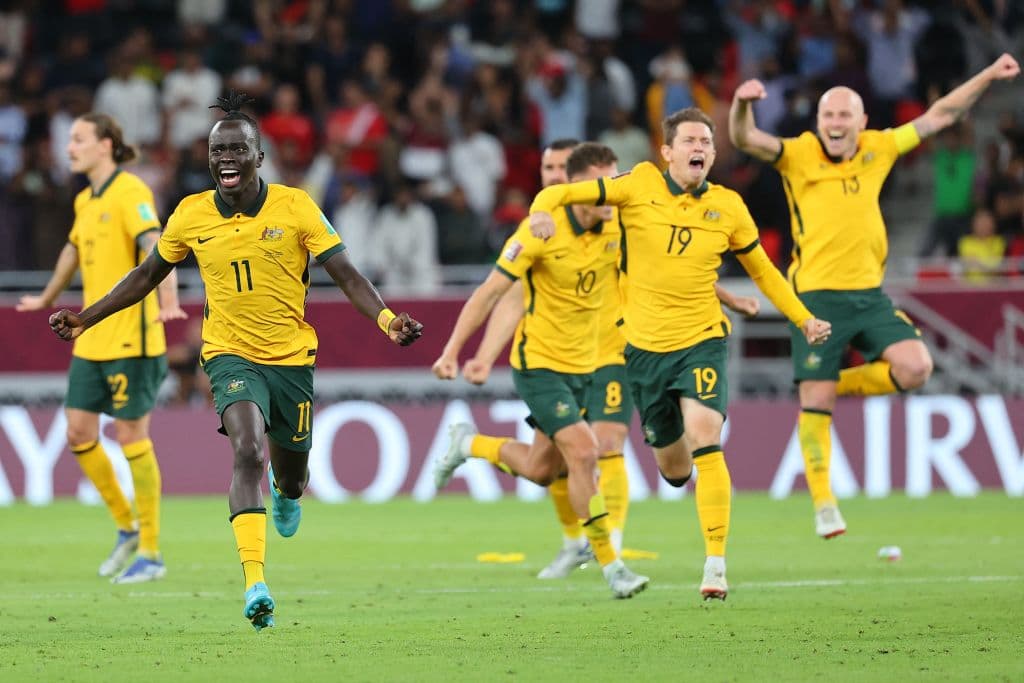 Australia, tras igualar sin goles en los 90 minutos y el tiempo extra, derrotó a Perú 5-4 en la tanda de penales y se quedó con el penúltimo cupo para la vigésima segunda edición del Mundial de fútbol que se jugará en Qatar.
