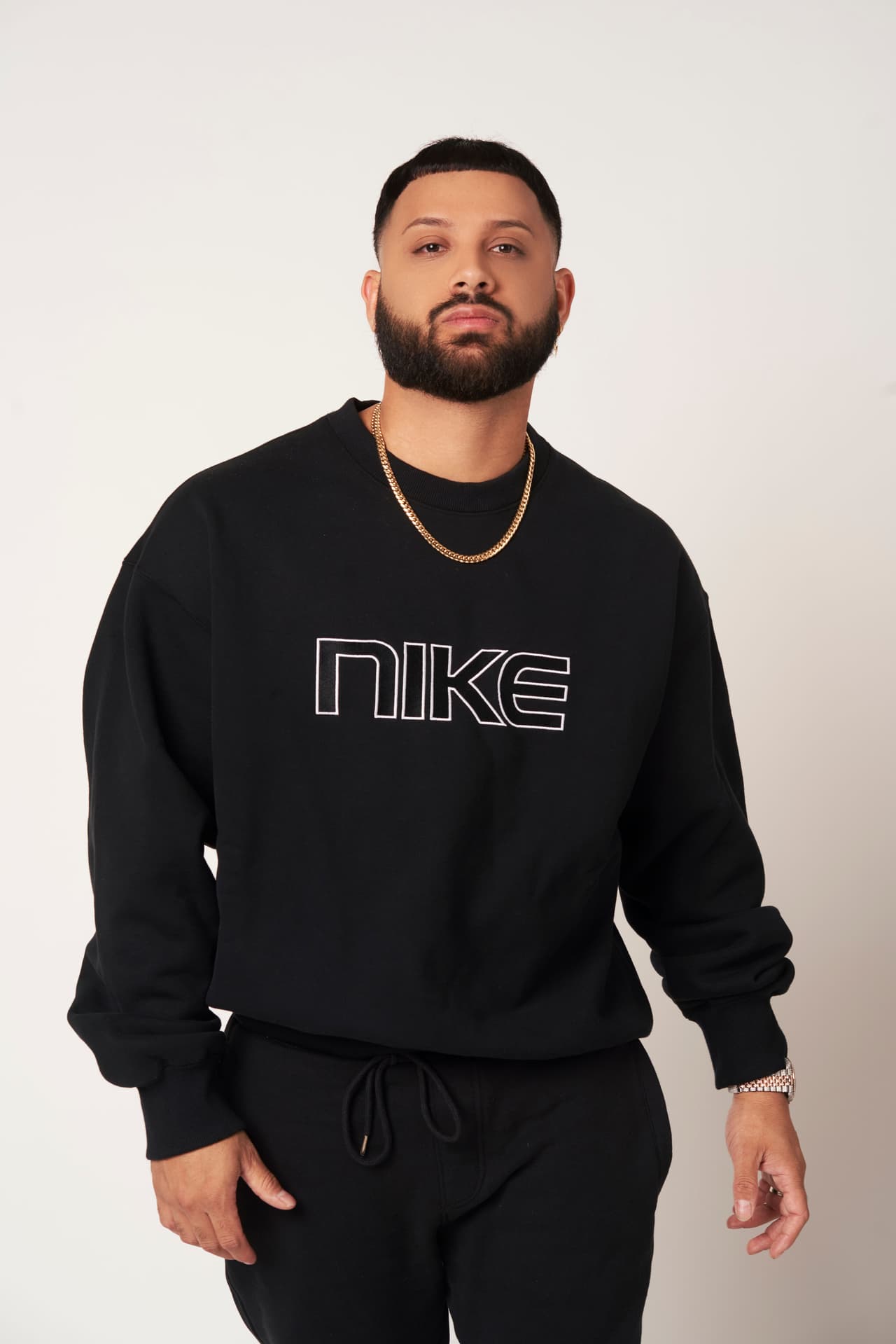 <b>Alex Rose</b>, uno de los nuevos talentos de la música urbana, se prepara para dar su mejor actuación.