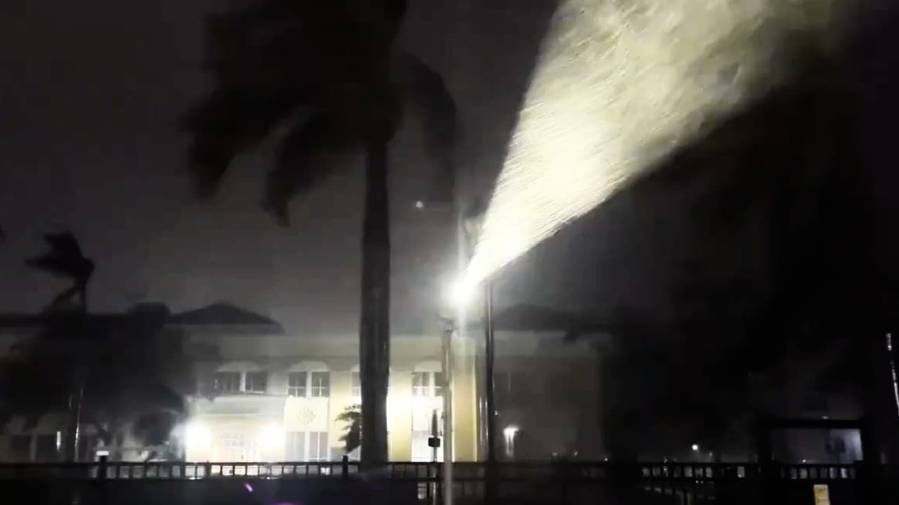 Huracán Milton toca tierra en Florida y hay alerta por inundaciones en Tampa