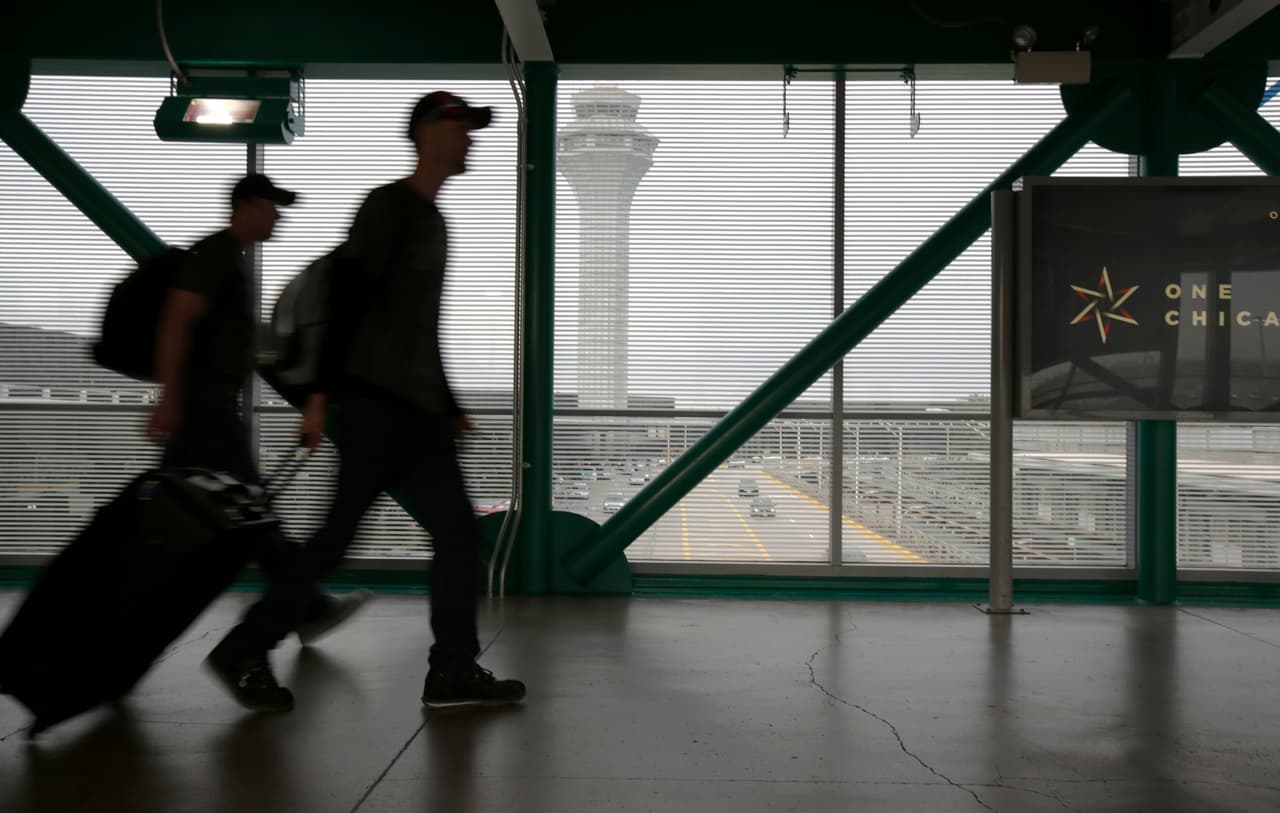 Cancelan más de 200 vuelos por el mal tiempo en el Aeropuerto Internacional O’Hare