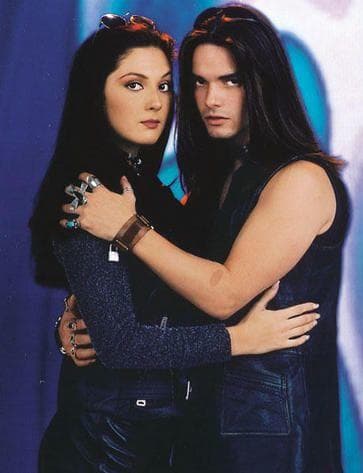 Sergio Blass y Nora Salinas en 'Agujetas de color de rosa'.