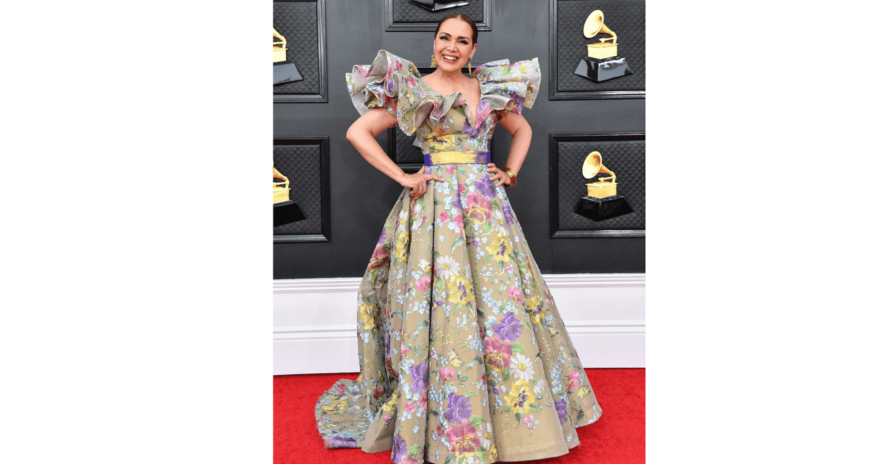 Aida Cuevas en la alfombra roja de los Grammy 2022