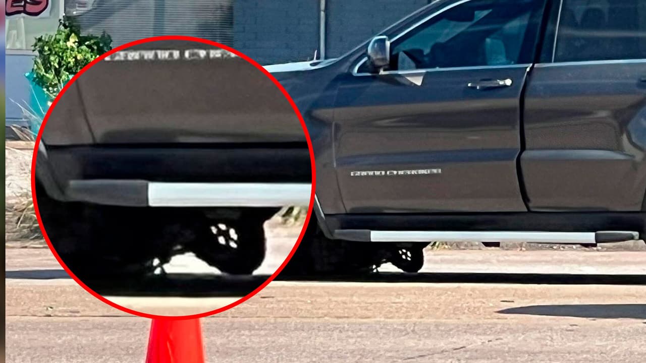 Adolescente de 14 años sale en una moto pequeña y choca con una camioneta: queda en estado crítico