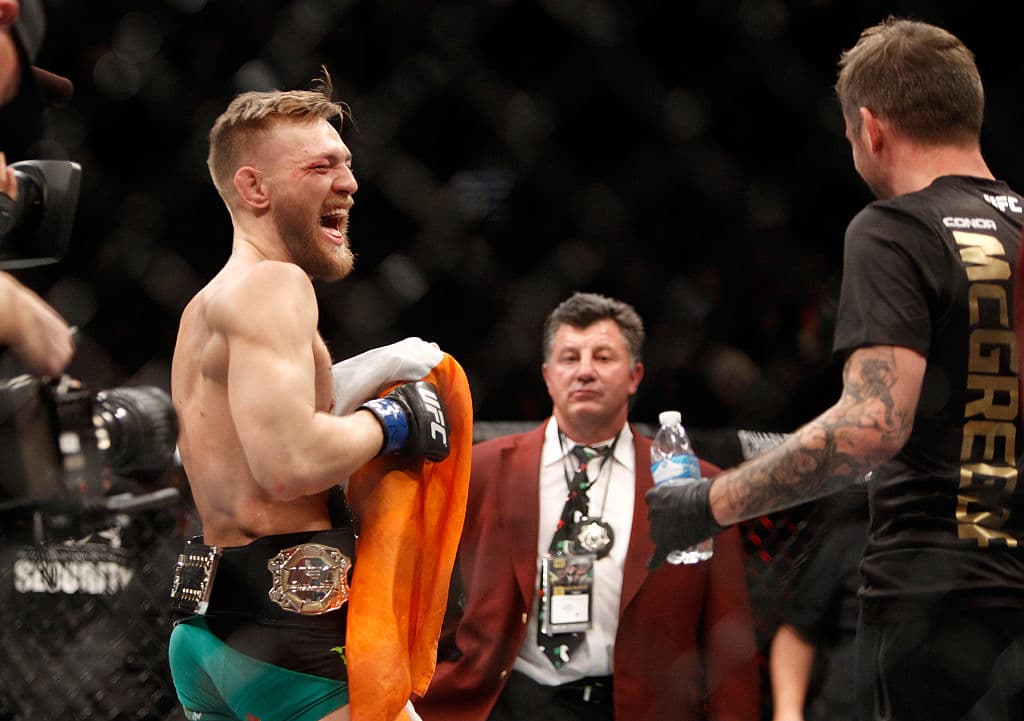 McGregor recurrió mucho al factor psicológico en sus combates y en 2015 llegó a generar alboroto en una rueda de prensa al quitarle el cinturón a su rival José Aldo.