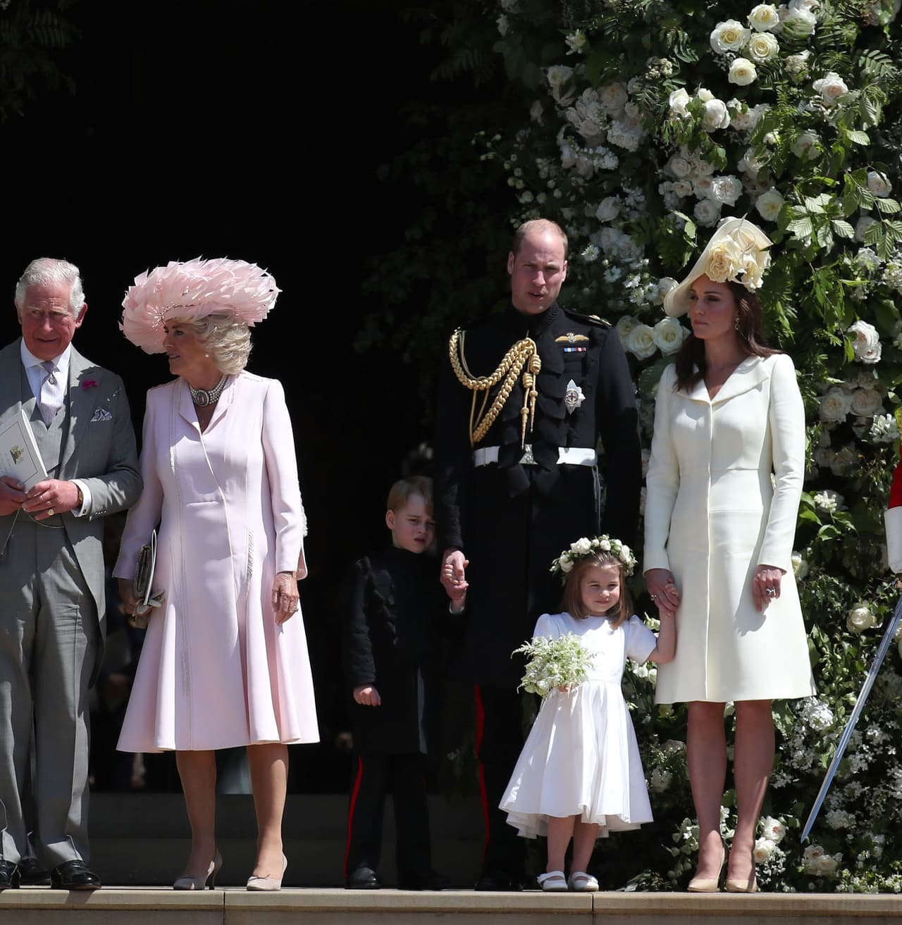 El niño de 4 años es 
<b><a href="https://www.univision.com/entretenimiento/entre-un-hijo-y-otro-kate-middleton-arma-su-propia-coleccion-de-retratos-familiares-fotos">el mayor de tres hijos de los duques de Cambridge</a></b>, el príncipe William y Kate Middleton.