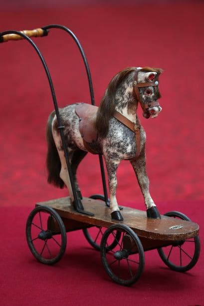 El Palacio de Buckingham en Londres dejó ver a partir de este sábado más de 150 juguetes y archivos.