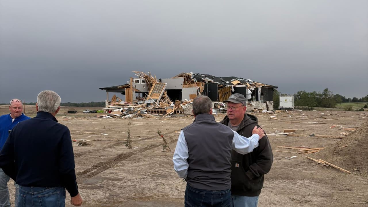 Destrucción en Nebraska: Tornado arrasa viviendas y sistemas agrícolas mientras 75 millones están bajo alerta en EEUU