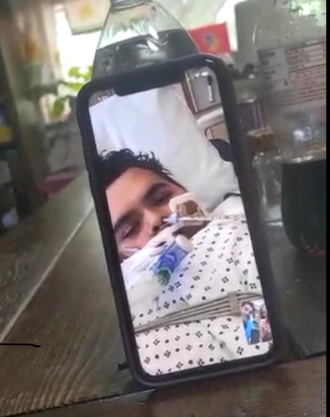 Constantino Pamanes el padre de Luis Antonio, también 
<a href="https://www.univision.com/local/dallas-kuvn/este-joven-aficionado-de-los-dallas-mavericks-tiene-sindrome-de-down-y-logro-vencer-al-coronavirus-video">contrajo el coronavirus</a> en abril y contagió a su familia, pero su hijo quien sufre de la tiroides y tiene Síndrome de Down fue quien sufrió más.
<br>