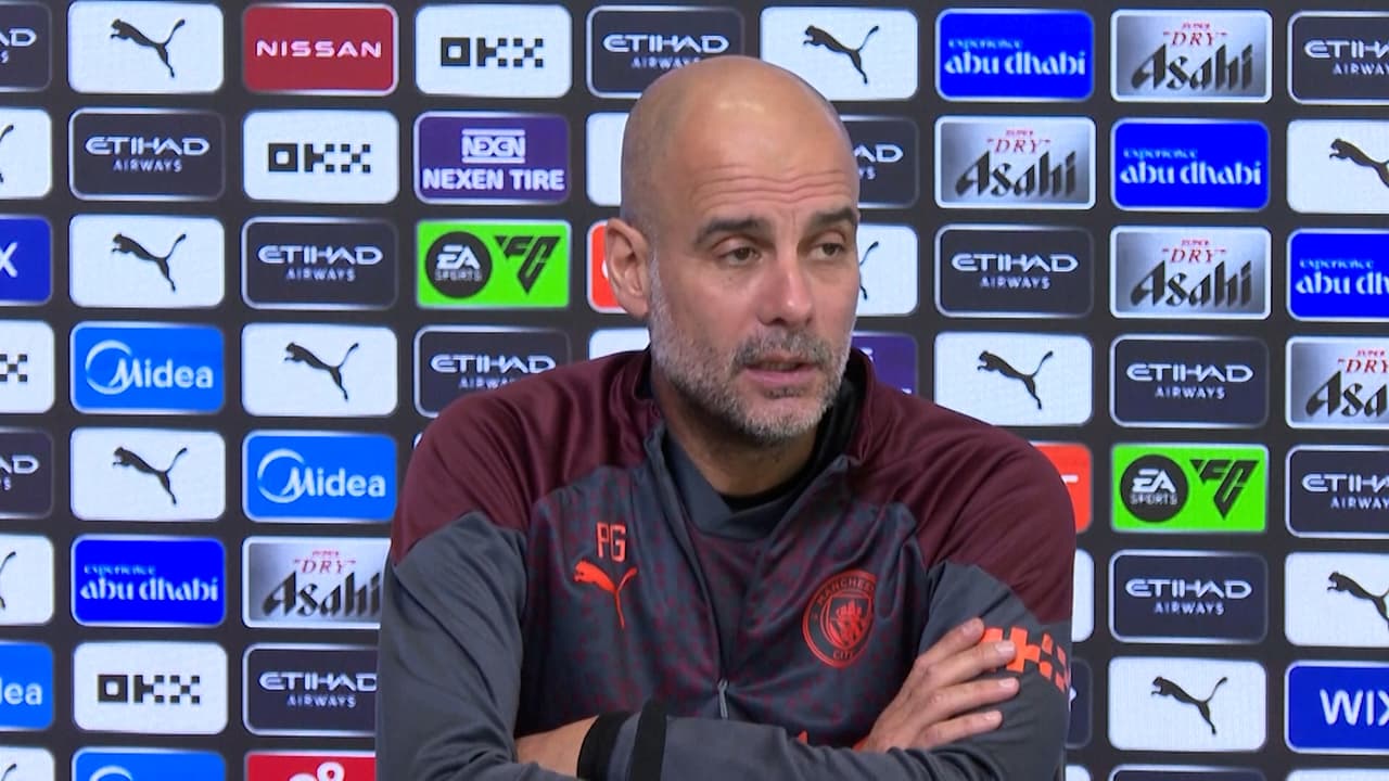 Guardiola recurre al sarcasmo ante críticas: “Soy el más famoso del equipo”