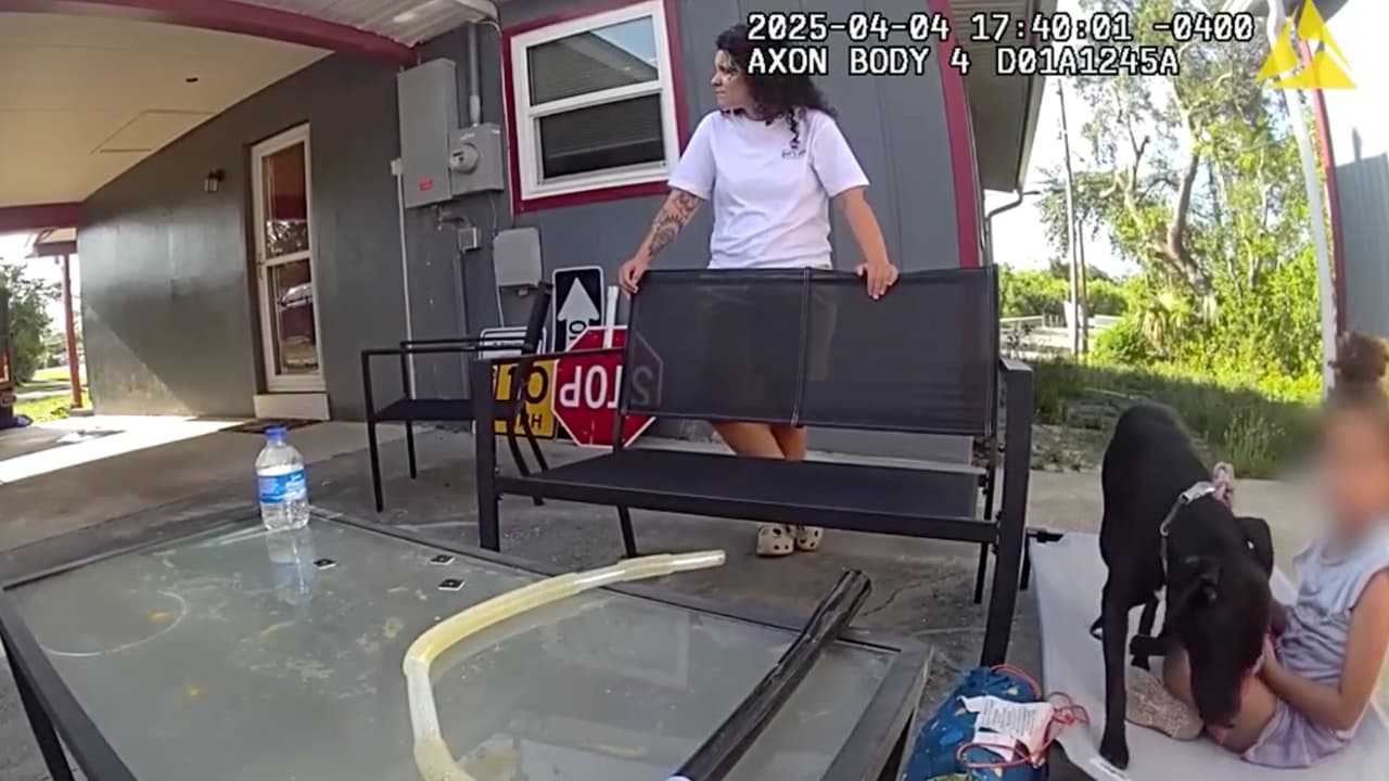 "Tenía calor, sed y hambre": Niña de 6 años deambulaba sola con un perro en Deltona