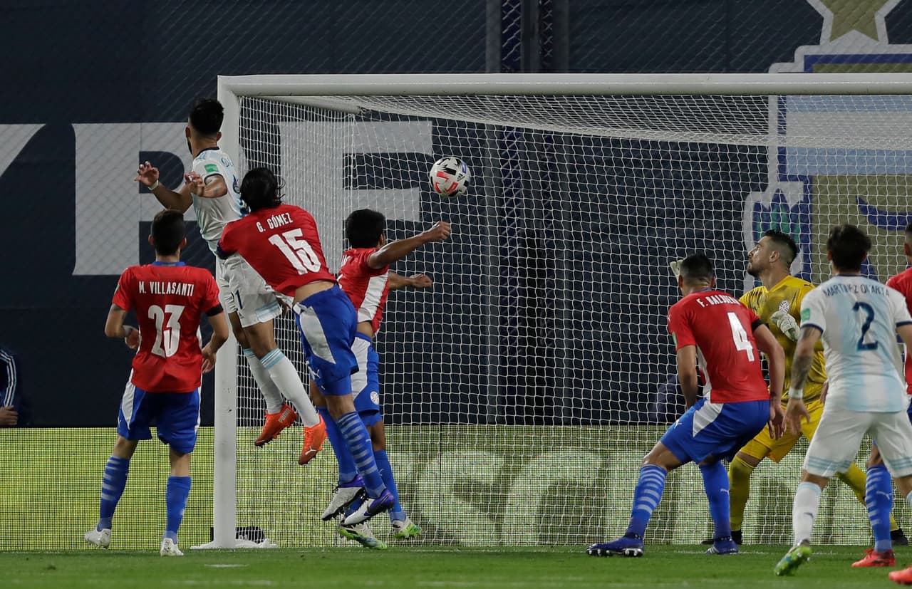 Con gol de Ángel Romero desde los 11 pasos, Paraguay consigue empatar frente a Argentina y salvan un importante punto.