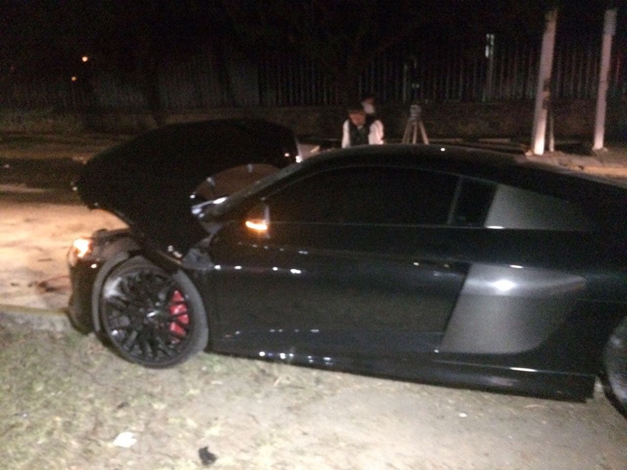 Ninguna de las personas
<b> que viaja en el Audi</b>, ni en el otro auto involucrado, resultaron con heridas.