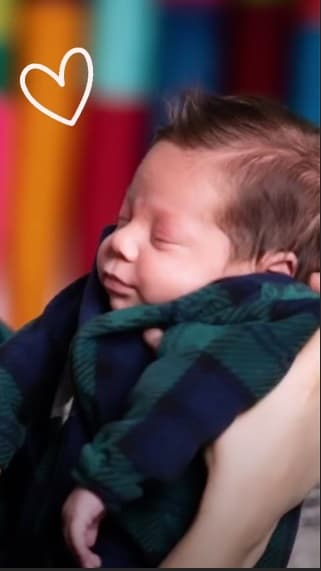 Así de lindo lucío en pijama para pasar la primera Navidad y Año Nuevo con sus papás.