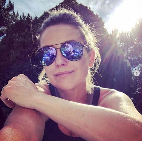 Dominika Paleta dio a conocer que ella y su familia se encuentran de luto tras la muerte de su mascota, una perrita de raza Yorkshire Terrier.