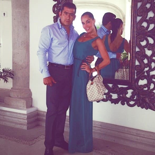 Al explicar los motivos de los padres para presentar el amparo, el abogado dijo: "Conlleva una serie de derechos que se le dan a señora Sharis, pero también, aparte de eso, puede tener otras consecuencias en todo lo que se ha actuado a lo largo de estos 10 meses que pudiera anularse porque, precisamente, ella no tuvo esa calidad o no pudo actuar en esa calidad (de concubina) desde el principio del procedimiento".