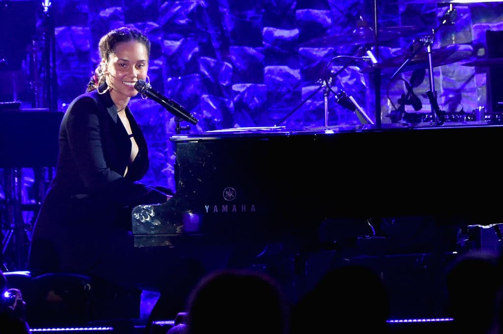 Alicia Keys was also influenced by Aretha Franklin, the late Diva even covered one of Keys' most famous song, 'No One'.