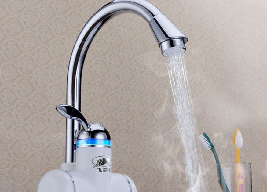 Cargos a madre cuya hija se quemó con agua