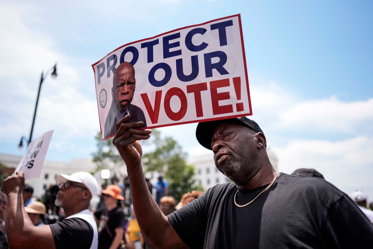 Protestas en Alabama por derechos electorales crecen tras fallo de la Corte Suprema de EEUU