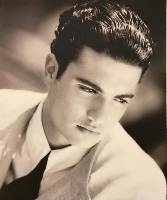 Jaime Camil siempre tuvo inquietud por las artes, sin embargo, para cumplir los deseos de su papá estudió Administración de empresas en la Universidad Anáhuac de la Ciudad de México.