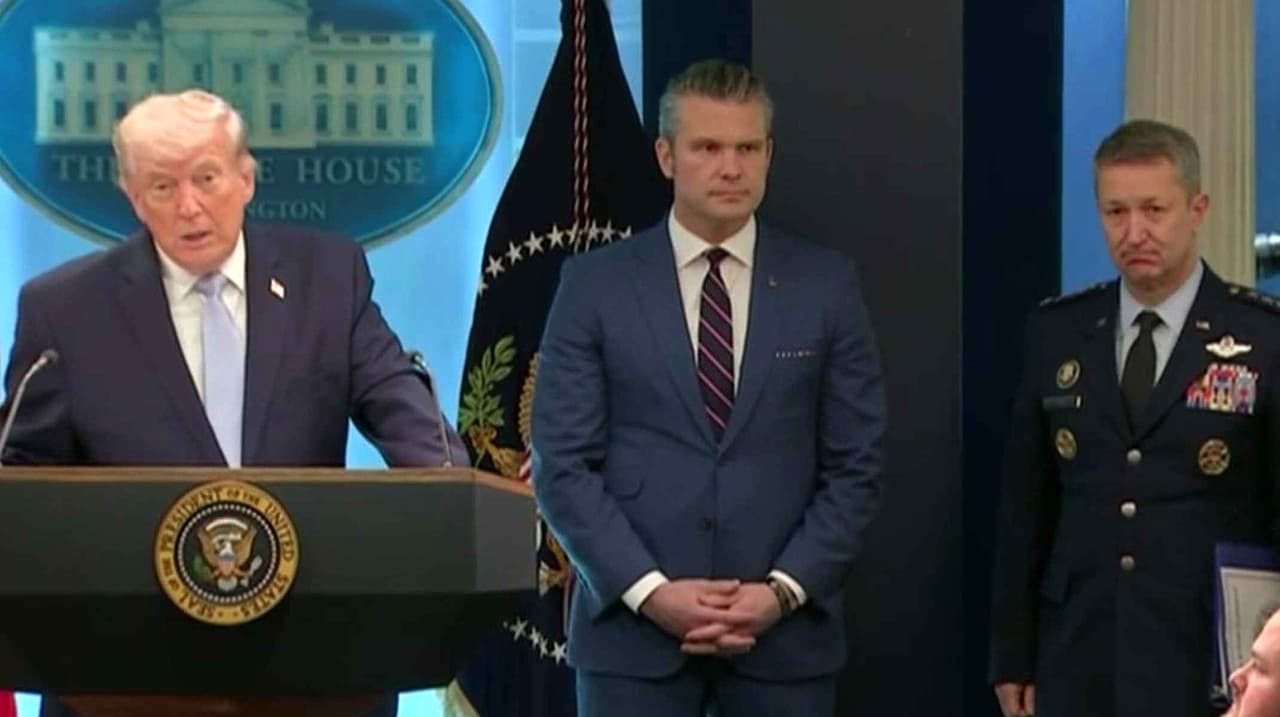 Donald Trump amenaza con aranceles del 50% a países que vendan armas a Irán durante el cese al fuego