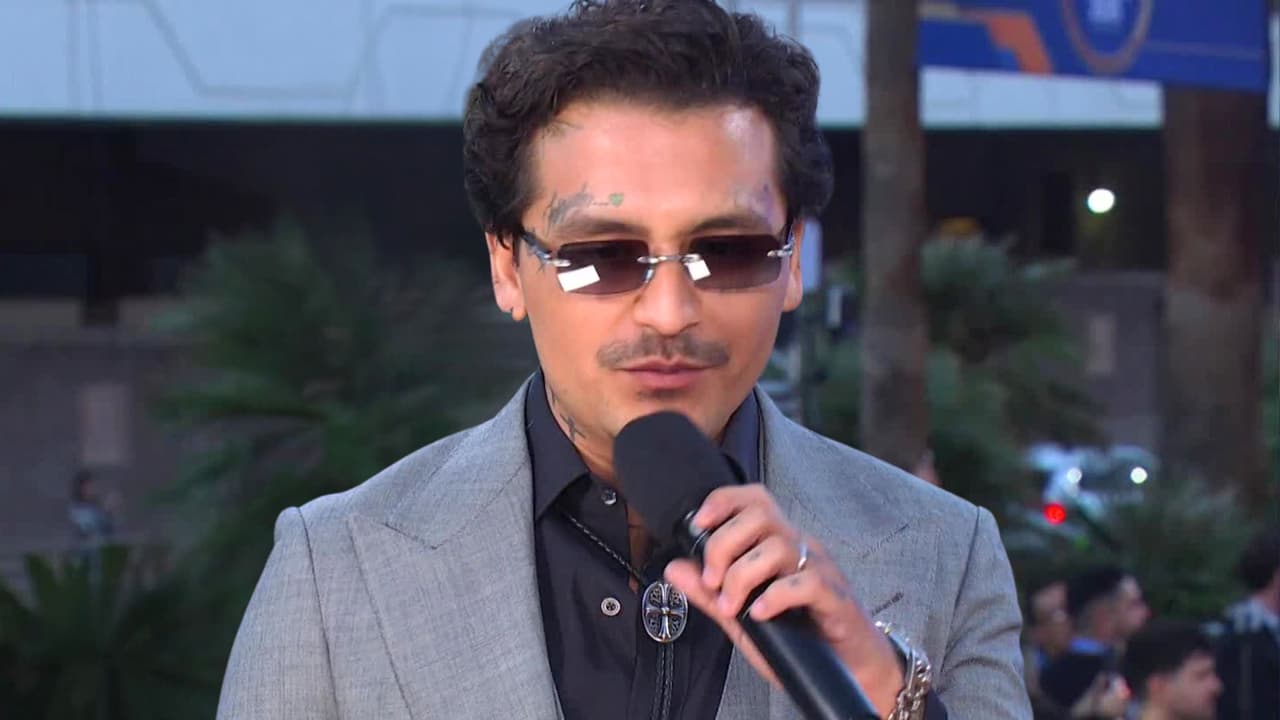 Christian Nodal y sus "nervios" por abrir el show de Latin GRAMMY con Carlos Santana