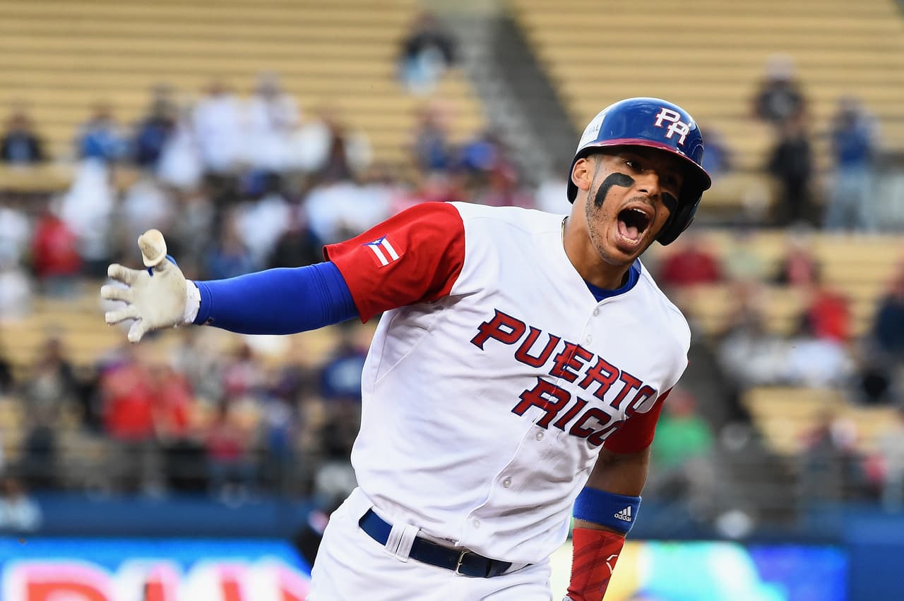 ¡Festéjalo en grande! Carlos Correa tras conectar HR de 2 carreras.