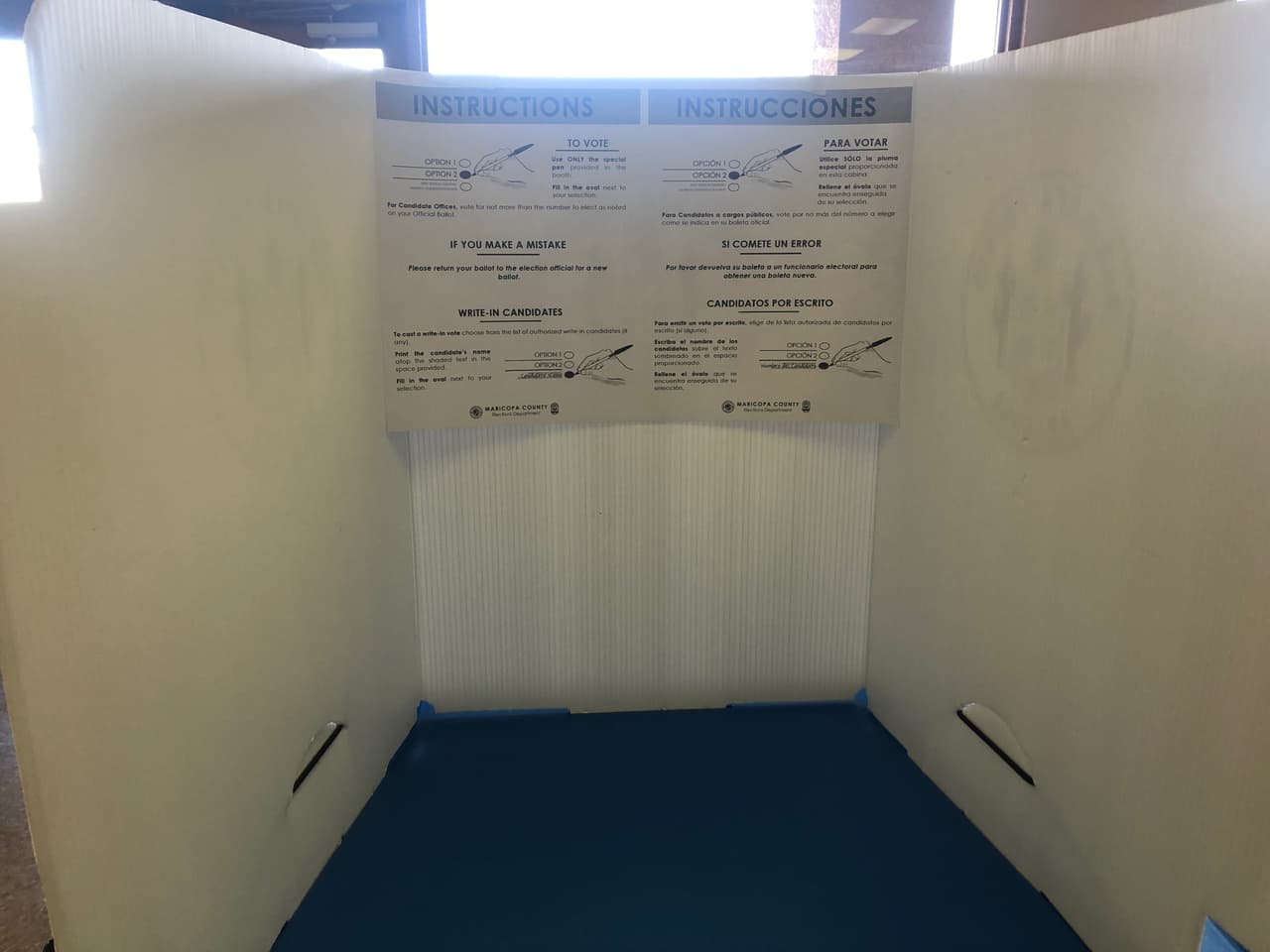 Desde adentro, esto es lo que verán los votantes que completen sus boletas en los sitios de votación temprana que inicia este miércoles 7 de octubre en Arizona.