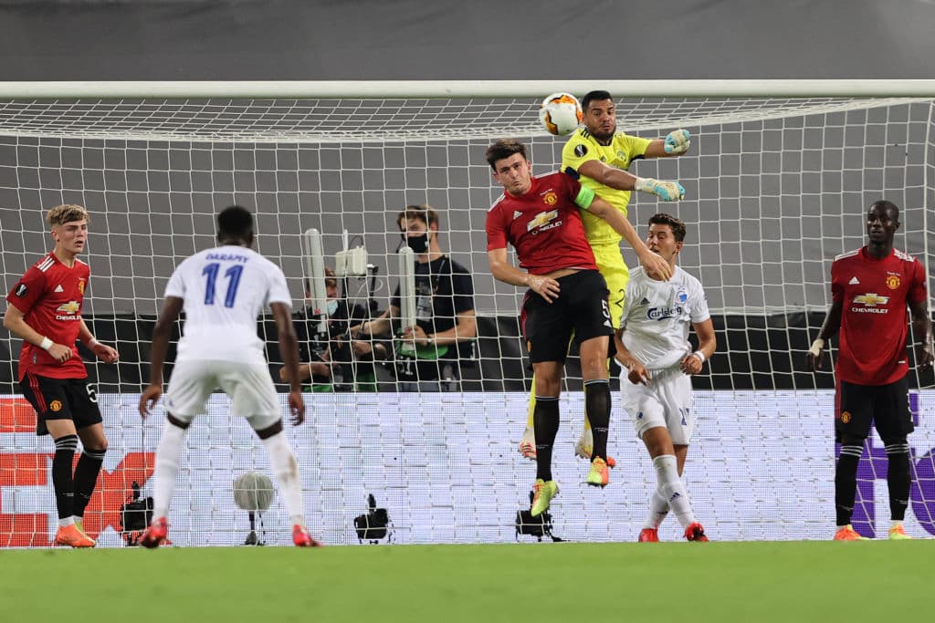Con gol de Bruno Fernandes desde el punto penal, el Manchester United consigue su pase a la siguiente ronda y esperan rival en las semifinales.