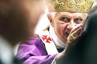 La fuga de documentos secretos de El Vaticano compromete el reinado del Papa Benedicto XVI y revela detalles del trato dado a los Legionarios de Cristo en el escándalo sexual que estuvo envuelto su fundador, Marcial Maciel.