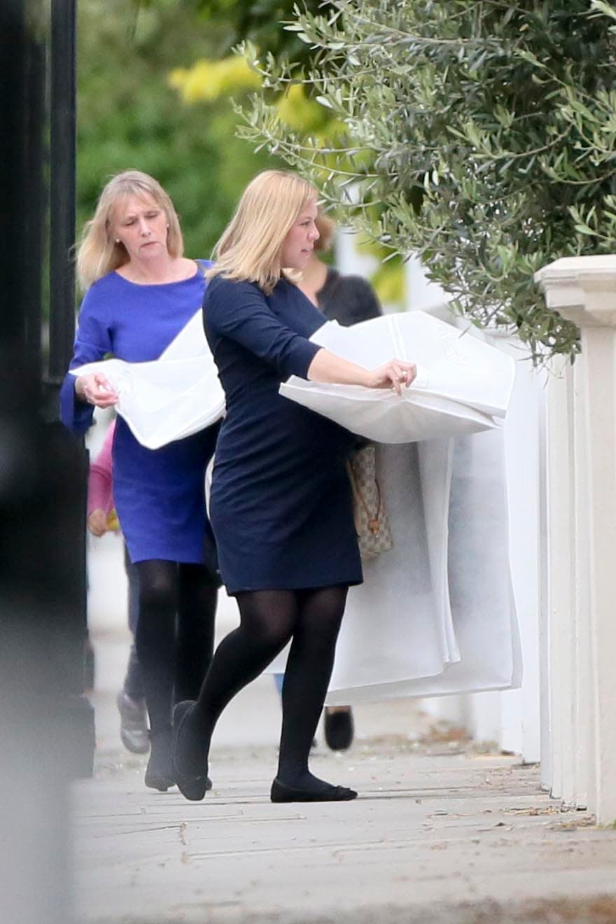 Los paparazzi han capturado a las personas que entran y salen de la propiedad.