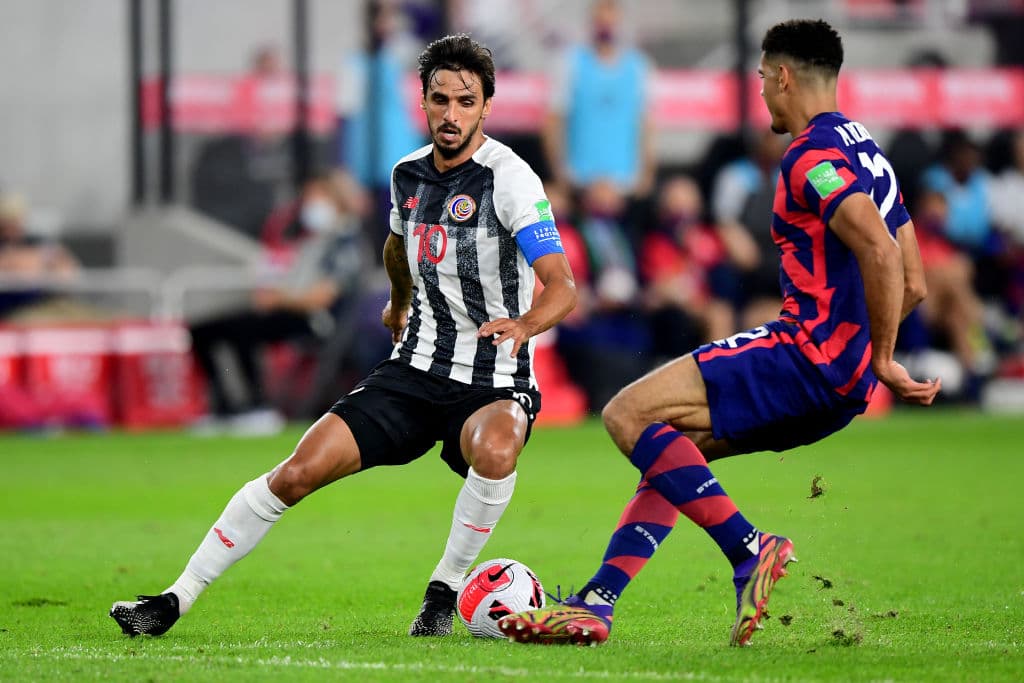 Con un golazo de Sergiño Dest y un autogol de Leonel Moreira, Estados Unidos le da la vuelta al marcador y vencen 2-1 a Costa Rica.