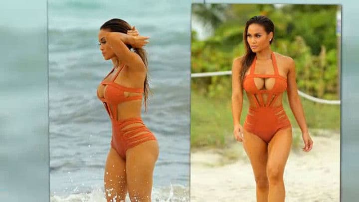 Wow!.. Que alguien detenga esas curvas. Se trata de la hermosa Daphne Joy.