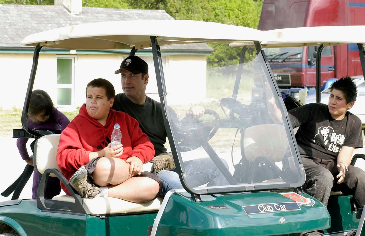 Jett, quien era el hijo mayor del actor de ‘Pulp Fiction’, tenía autismo y la 
<b><a href="https://medlineplus.gov/spanish/kawasakidisease.html">enfermedad de Kawasaki.</a></b>