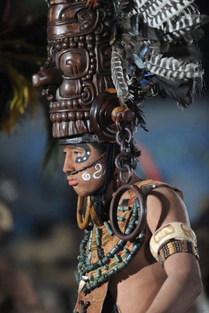 "Es ilógico, es como celebrar algo y que no esté invitada la persona principal", dijo Marroquin a la AFP en Tikal.