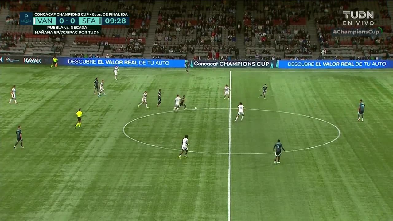 ¡TIRO ATAJADO! disparo por Osaze De Rosario.