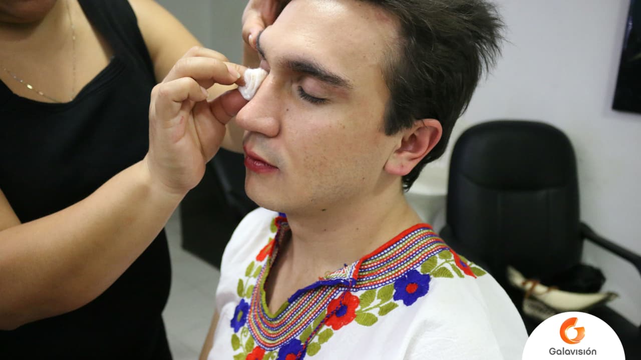 José Miguel Pérez tuvo que someterse a un proceso de transformación para convertirse en la abuela Lupe.