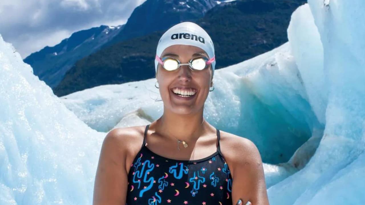 La sirena de hielo: una nadadora chilena rompe récord Guinness al nadar en las aguas de la Antártida