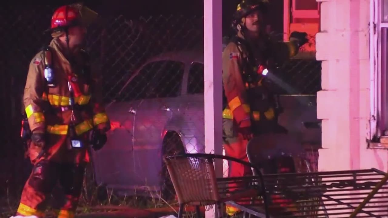 Encuentran cuerpo cerca de una silla de ruedas en incendio al sur de San Antonio