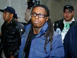 Según el sitio web Gossip Extra, en el 2012 Lil Wayne gastaba diez mil dólares mensualmente para que su hija, Reginae, tuviera escoltas y guardaespaldas las 24 horas del día. Se rumoraba que Wayne no confiaba en el marido de su ex esposa Toya Wright.