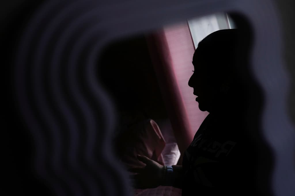 "La gente no sale ni siquiera a comprar”: Inmigrantes sin estatus legal dejan de ir a trabajar por miedo al ICE