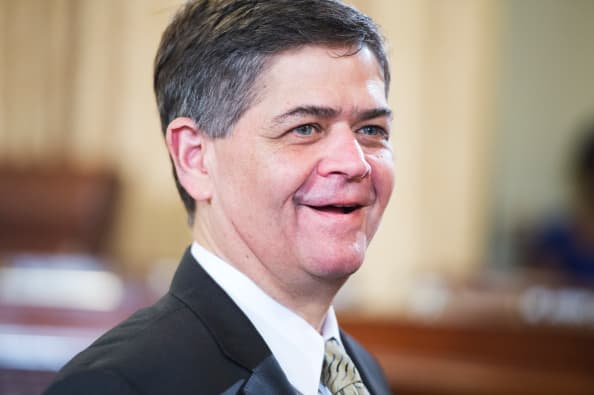 <b>Representante Filemon Vela </b>
<br>Vela tuiteó en agosto de 2018 que se debe destituir al mandatario tras la noticia del veredicto de culpabilidad para el expresidente de campaña de Trump, Paul Manafort.