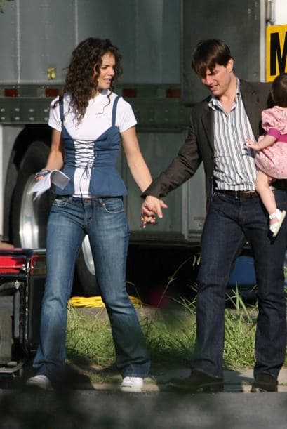 Katie Holmes pidió la custodia exclusiva de Suri Cruise, su hija, y una importante suma de dinero por manutención al actor.