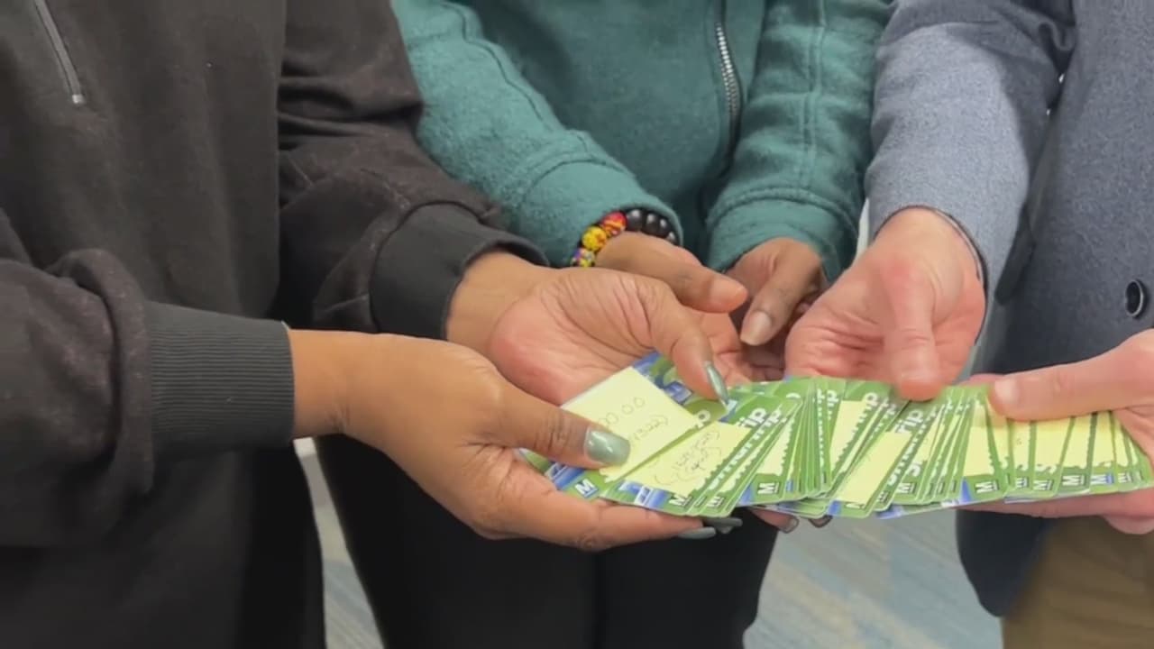 Familias en el condado de Montgomery reciben tarjetas de transporte público: detalles del beneficio