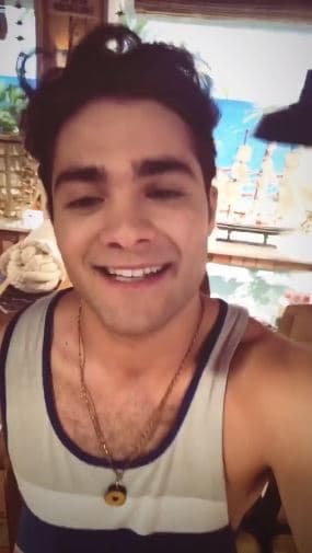 También mostró la nueva caracterización de su nuevo personaje, aunque no dio detalles del proyecto en el que trabaja actualmente.