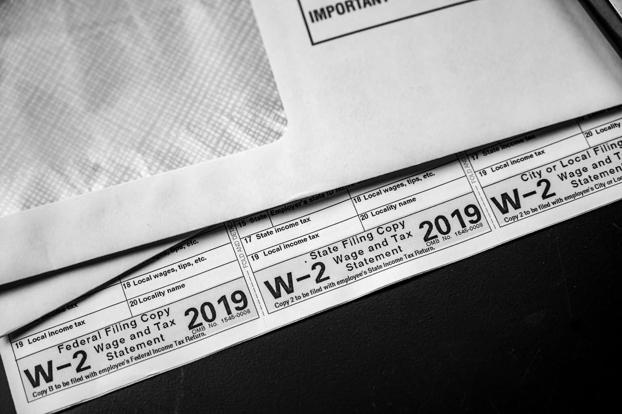 <b>Una excepción por la pandemia |</b> Este año, las personas elegibles a este crédito pueden utilizar sus ingresos del 2019 (y no los del 2020) para solicitarlo porque puede resultarle más beneficioso.
<br>
<br>"Para ser elegible al crédito, las personas deben haber tenido un ingreso ganado por trabajo, por lo que esta opción (de usar sus ingresos del 2019) puede ayudarle a tener un crédito mayor y un reembolso mayor si ganaron menos en 2020 o si recibieron beneficios por desempleo en lugar de su salario habitual", explicó el IRS.