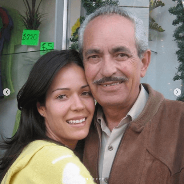 "Duele, 
<b>duele mucho tu partida</b>, duele mucho saber que en esta vida no voy a poder disfrutar más de tus abrazos, caricias, consejos y sonrisas transparentes, honestas y del corazón", escribió.