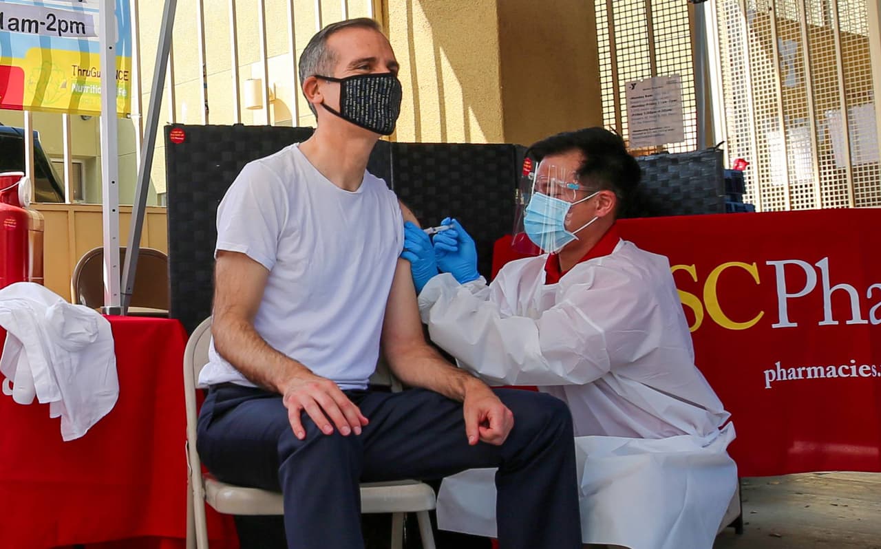 Alcalde de Los Ángeles lanza en Boyle Heights programa piloto en la lucha contra el coronavirus